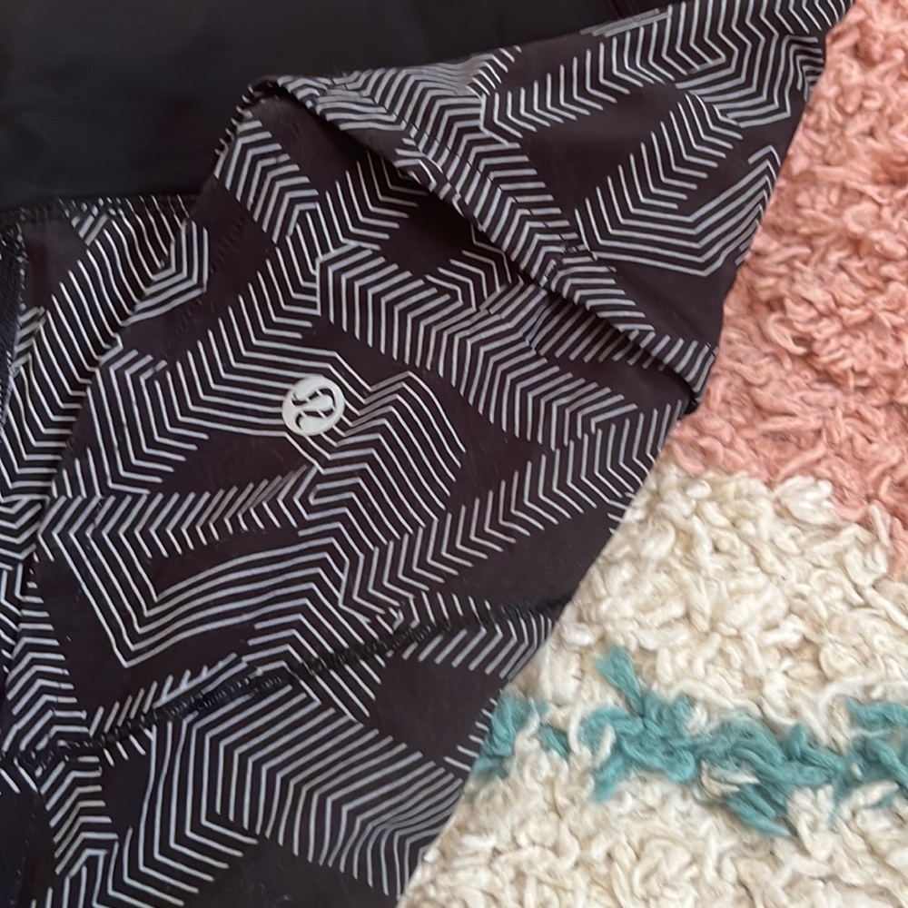 Lululemon, old pattern - Picture 2 of 4